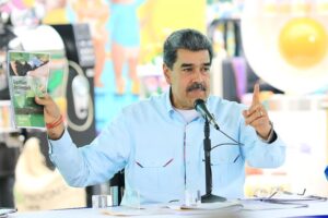 Maduro: No necesitamos licencia para crecer, producir o trabajar