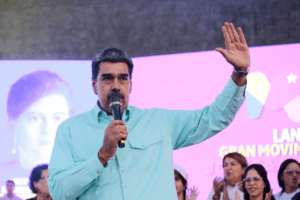 Maduro arremetió contra la oposición y los calificó como "nido de víboras"