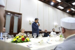 Maduro compartió cena con representantes musulmanes por el fin del Ramadán y condenó la ocupación israelí en Palestina - AlbertoNews