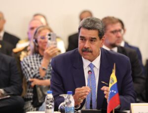 Maduro ordena el cierre de la Embajada y Consulado de Venezuela en Ecuador