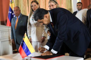 Maduro promulgó ley para defender posición sobre territorio del Esequibo