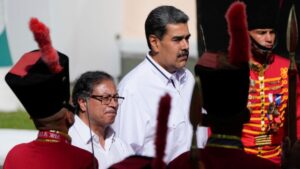 Maduro y Petro se reúnen en Venezuela tras cuestionamientos por inhabilitaciones políticas 