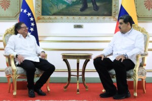 Maduro y Petro se reunirán este martes para revisar agenda bilateral