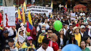 Manifestaciones en Colombia contra la gestión del gobierno de Petro