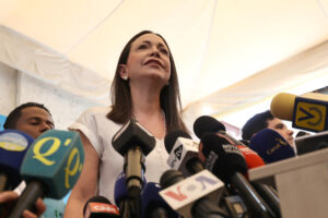 María Corina Machado tilda de “inaceptable” ataque contra Israel: “Eleva una vez más nuestra denuncia sobre riesgo que representa la alianza Irán con el régimen venezolano” - AlbertoNews