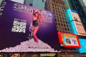 Más de 40.000 personas asistieron al concierto gratuito de Shakira en Times Square para promocionar su nuevo disco (+Videos)