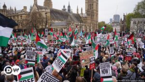 Miles de personas piden en Londres un alto al fuego en Gaza – DW – 28/04/2024