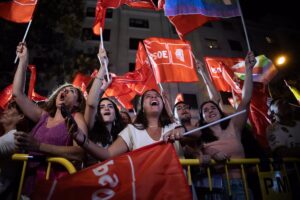 Militantes socialistas impulsan una gran manifestación de apoyo a Sánchez el sábado en Ferraz