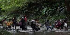 Panamá y Colombia afirman que no han abandonado a migrantes