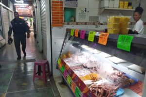 Patas de pollo y molleja es lo más comprado en Catia la Mar