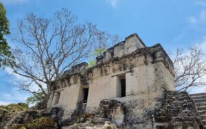 La quema de tumbas mayas: el ritual que marcó el surgimiento de un nuevo gobierno