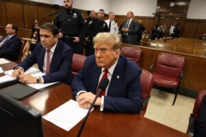 Trump asiste a selección del jurado de su juicio penal en Nueva York