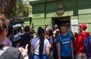 Venezolanos en Chile denunciaron que deben anotarse en una lista para inscribirse en el Registro Electoral