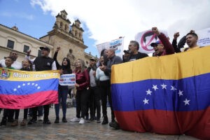 Venezolanos en el exterior quieren votar en presidenciales, pero no cumplen con requisitos