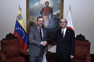 Venezuela recibe copias de estilo del embajador de Japón