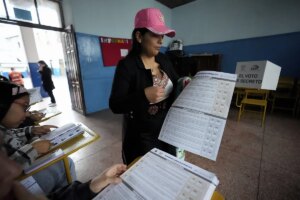 Victoria parcial de Daniel Noboa en el referndum de Ecuador, tras resultados preliminares