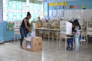 ¿Qué votaron los ecuatorianos? Los 11 puntos del referendo en Ecuador - AlbertoNews