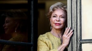 ‘Hay una tendencia a descartar a los ‘viejos’: Isabel Allende