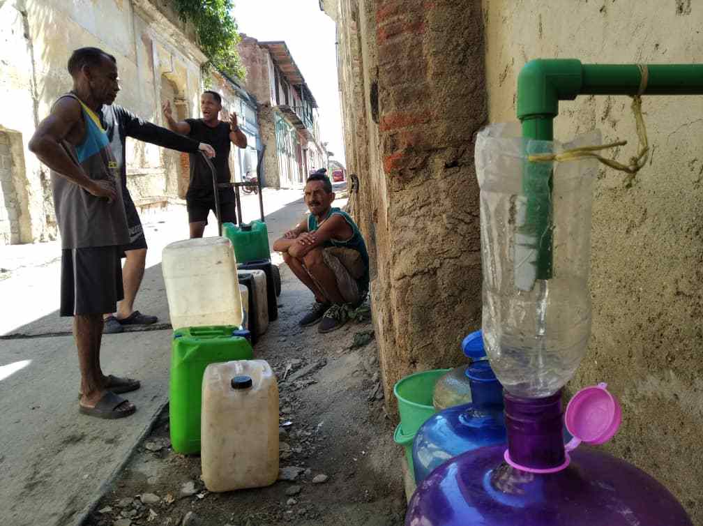 4 meses sin agua el Casco Colonial