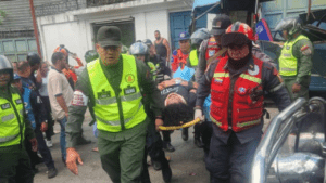Accidente en carretera vieja Caracas–La Guaira dejó 25 heridos
