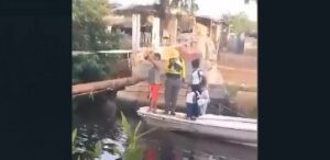Ahora sí se cayó el puente que comunica los sectores Santa Rosa de Agua y Rincón de Mangle en la zona norte de Maracaibo