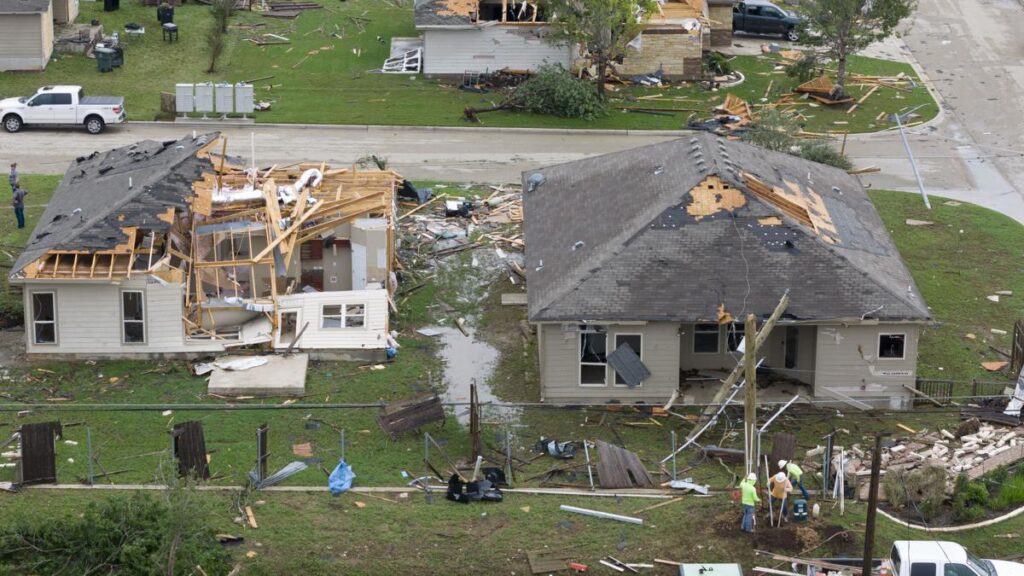 Aumentan a 11 los muertos por tormentas en Texas, Oklahoma y Arkansas