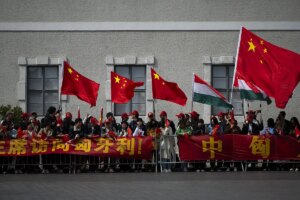 Bienvenido Mr. Xi Jinping: alfombra roja para el presidente chino en Serbia y Hungra