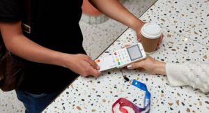 Bold anuncia una nueva cuenta depósito en Colombia con tarjeta débito Mastercard