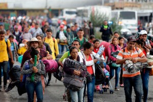 Caravana de al menos 600 migrantes llega al estado mexicano de Puebla