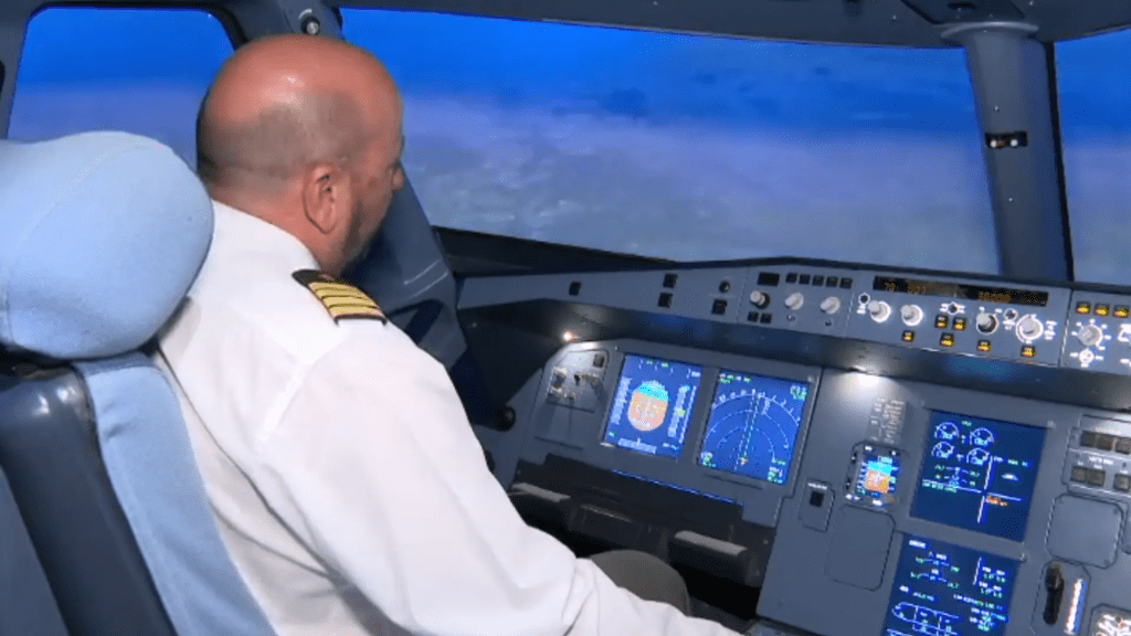 Cómo se viven las turbulencias extremas de un avión dentro de la cabina de los pilotos