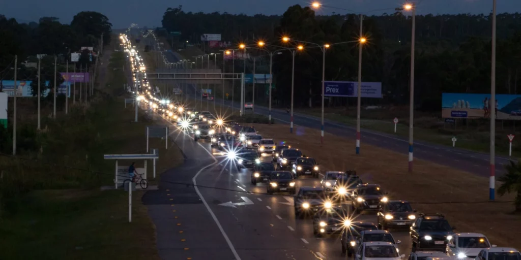 Comunidades hunden la primera autopista en Uruguay