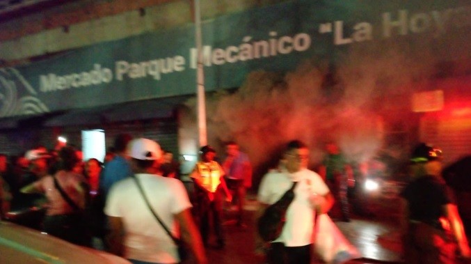 Controlan incendio en el mercado de La Hoyada