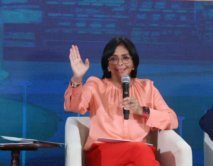 Delcy Rodríguez destacó abastecimiento y crecimiento económico en el país