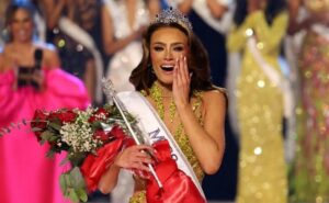 Dos ganadoras del Miss EEUU renuncian a sus coronas por motivos de "salud mental" - AlbertoNews