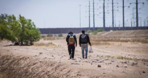 EEUU propone norma para negar asilo a quienes sean un "riesgo" 