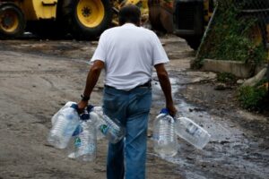 El 70% de los venezolanos sufre por restricciones del servicio de agua según Provea (+Video)
