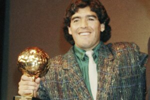El Baln de Oro de Maradona de 1986 desaparecido durante aos se subasta en Pars en junio
