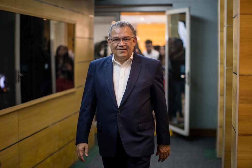Enrique Márquez promete detener la migración con empleos de calidad