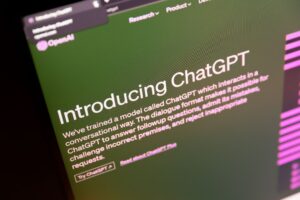 'Financial Times' llegó a un acuerdo con OpenAI para que ChatGPT pueda usar sus contenidos