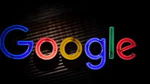 Google elimina puestos clave y traslada funciones a India y México