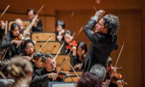 Gustavo Dudamel dirige en Liceu de Barcelona un 'Fidelio' creado para público sordo y oyente - AlbertoNews