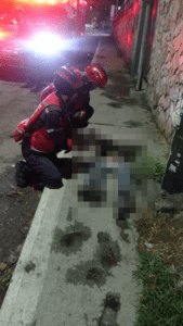 Hombre murió porque se robaron la tapa y cayó en una tanquilla eléctrica