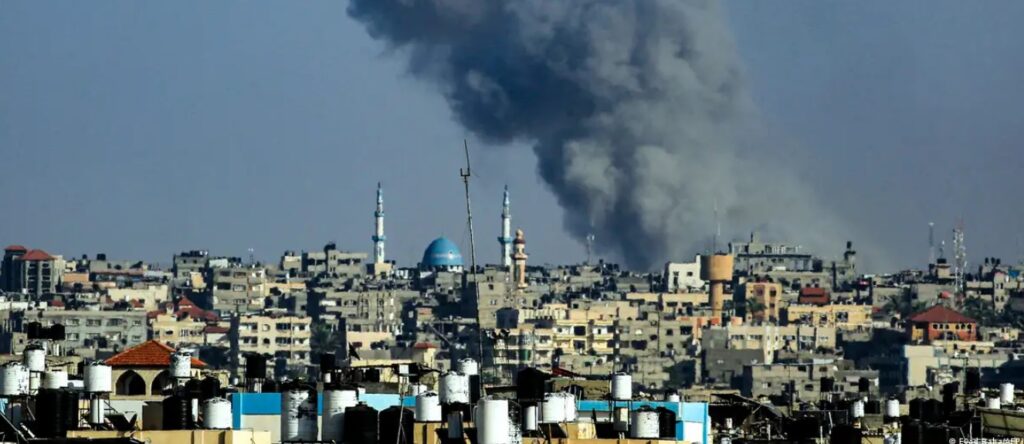 Israel confirma bombardeo a campamento de gazatíes en Rafah - AlbertoNews