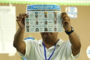 José Raúl Molino lleva delantera en Panamá según Tribunal Electoral