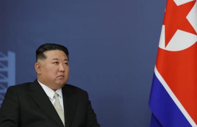 Kim Jong-un guía un ensayo con lanzacohetes múltiples de gran tamaño dirigidos al Sur - AlbertoNews
