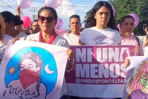 Larenses piden justicia por feminicidio de Orleana Durán
