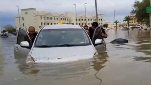 Las fuertes lluvias obligan nuevamente a cancelar vuelos en Emiratos Árabes Unidos - AlbertoNews