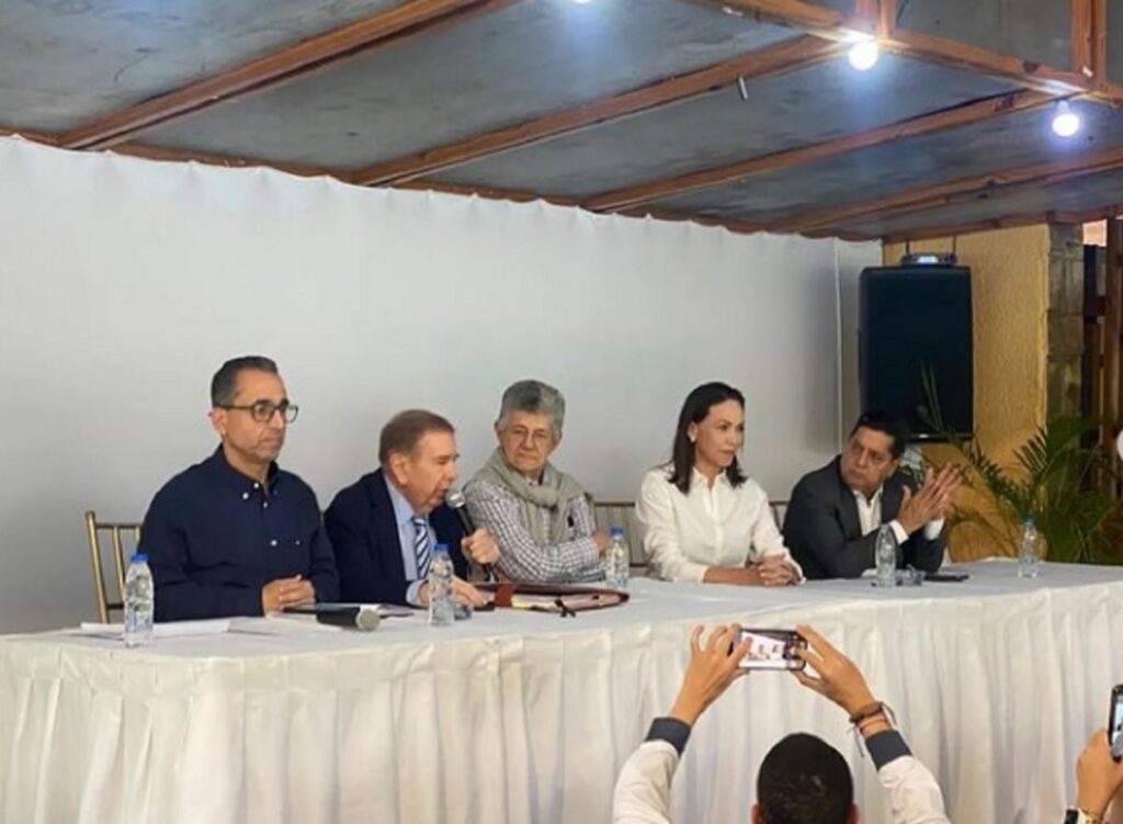 Machado y González Urrutia se reunieron con Ramos Allup y dirigentes regionales de AD
