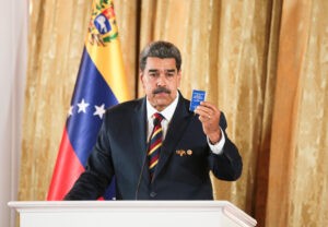 Maduro aumentó el ingreso mínimo a 130 dólares indexados