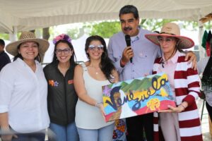Maduro entregó 41 mil financiamientos de CrediMujer